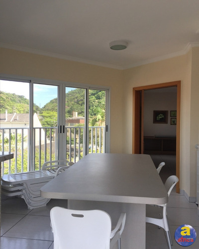 Imagem 5 de 17 de Excelente Sobrado Triplex Com 3 Suítes, 2 Vagas De Garagem No Centro De Guaratuba/pr - Imobiliária África - So00121 - 33491730