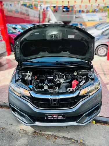 Honda Fit Plateada 2020