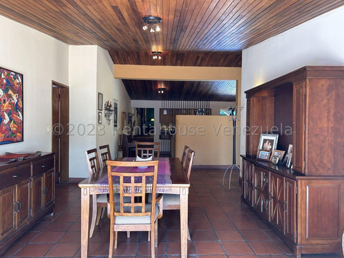 Casa En Venta En Macaracuay Caracas Calle Cerrada Piscina Parrillera Jacuzzi