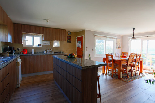 Se Vende Casa Con Vista Al Rio En Excelente Sector