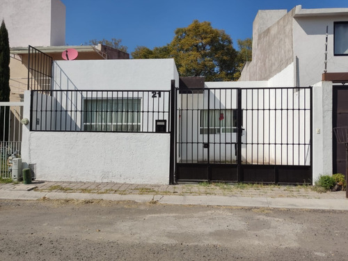 1 Nivel Cimientos 2 Piso A Pasos Del Bvld Pral De La Entrada Espacios Amplios Jardin Frente Parque