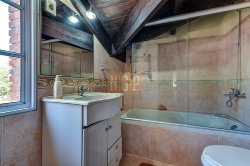Imagen 28 de 30 de Venta De Casa De 5 Dormitorios En Lausana