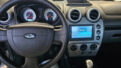 Ford Fiesta 1.0 MPI SEDAN 8V FLEX 4P MANUAL