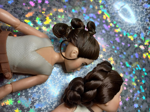 2 Muñecas Star Wars Princesa Leia Rey Jakku Accesorios (Usado)