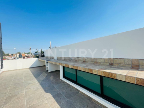Venta Casa En Frac Sendero Del Fresno 3 Recamaras, 4 Baños, Con Jardín, Puebla