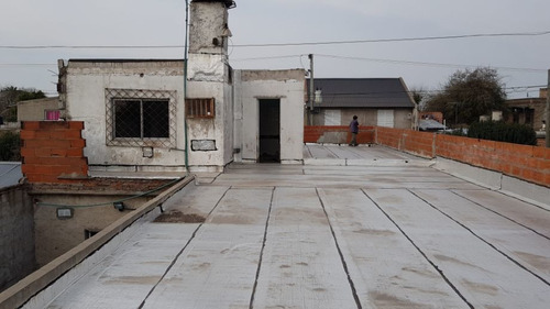 Local Con Vivienda En Venta En Rafael Calzada