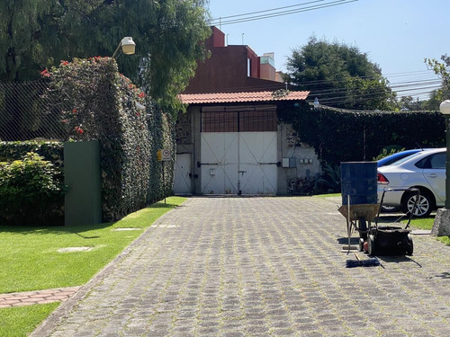 Casa En Venta En Tlalpan, Amplia,iluminada Y Con Jardín