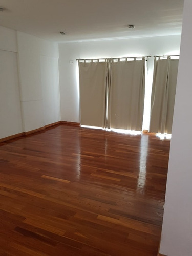Departamento Piso 3 Ambientes Mas Escritorio Y Cochera Doble En Bernal Centro