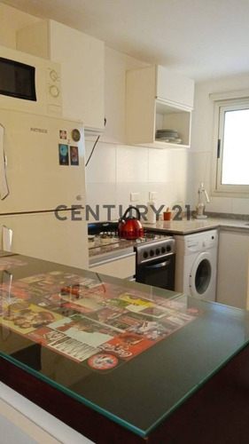 Imagen 9 de 18 de Calle 6 E/ 35 Y 36 Monoambiente De Categoría En Venta Con Pileta, Gimnasio Y Sum
