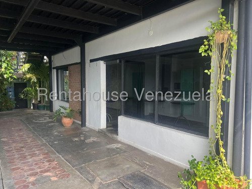 Locales En Alquiler Frente A La Plaza De Santa Rosa Zona Turistica Con Vista Al Valle Del Turbio Cod.25-11494 Nd