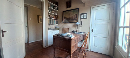 Casa En Venta De 5 Dorm. En Ñuñoa