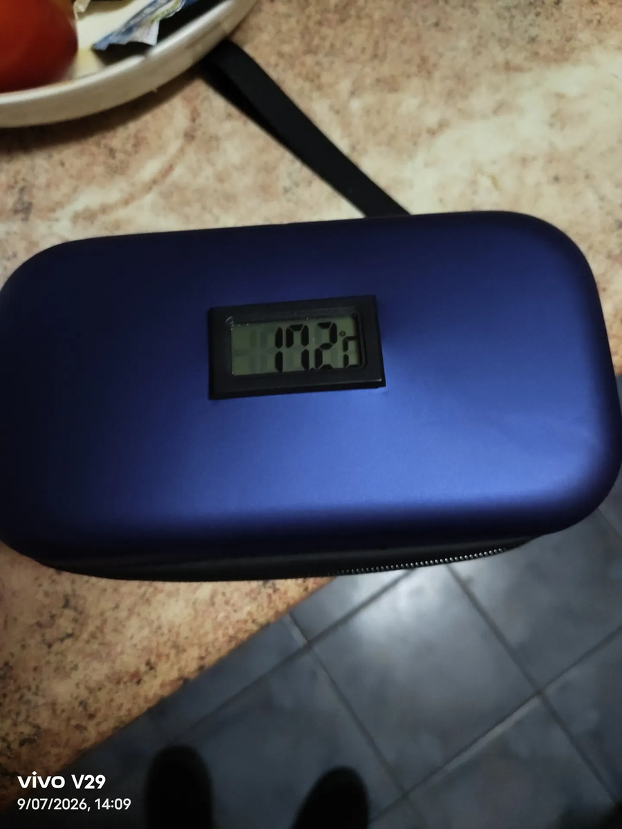 Foto real de Estuche Cooler Enfriador De Insulina Con Pantalla De To
