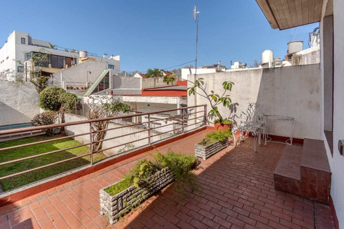 Venta Casa 5 Ambientes Cochera Pileta Parrilla Mas