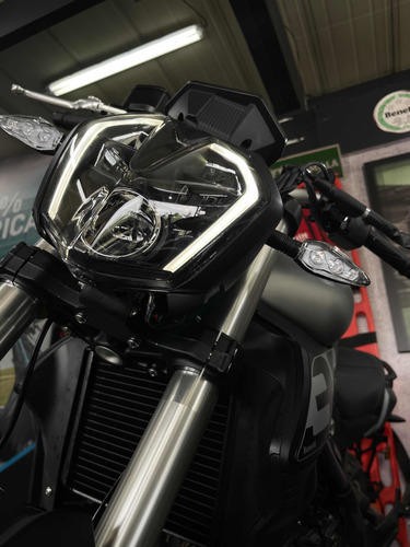Imagen 20 de 24 de Benelli 302 S