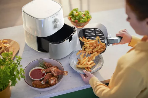 Fritadeira Airfryer Série 3000, Philips Walita, com 4.1L de capacidade,  Preta, 1400W, 110v, RI9201/91