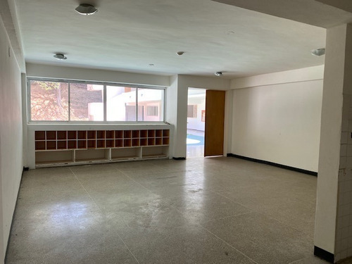 Imagen 13 de 30 de Venta De Edificio Educacional En Prados Del Este, Para Colegio O Preescolar Con 12 Salones Mas Patio Amplio Al Aire Libre, Mas Casa Anexa