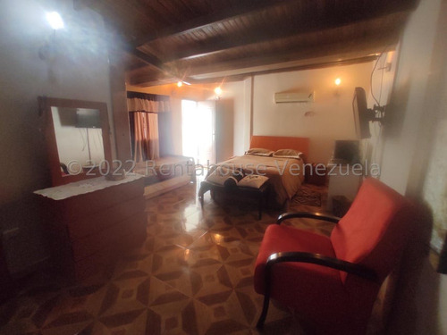 Rent-a-house Vende Bellísima Casa, Conectado A Pozo De Agua, Res. Villas Apamate, Maracay, Estado Aragua, 25-14387 Gf