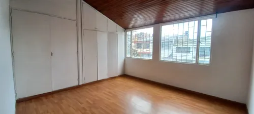 En Arriendo Casa De Dos Niveles En Normandía, Bogotá (18751).