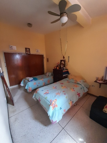 Imagen 23 de 28 de Fernando Guerrero Vende Casa Urb Trigal Sur Calle Abierta, Av Ppal Del Triga