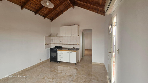 Alquiler Ph 2 Ambientes En Caseros, Con Terraza
