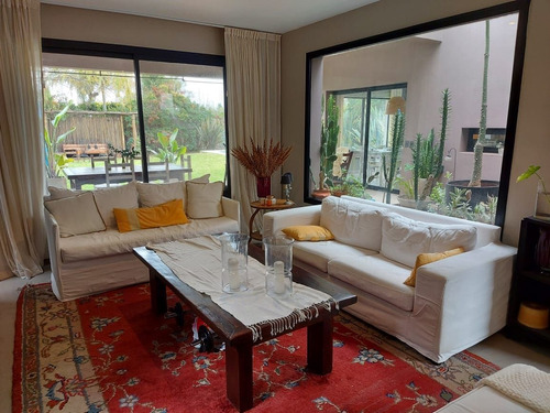Imagen 2 de 29 de Casa En Venta En Santa Clara - Benavidez - Tigre
