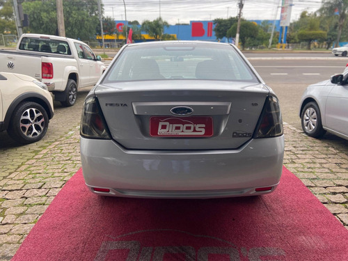 Imagem 5 de 9 de Ford Fiesta 1.6 Rocam Se Sedan 8v Flex 4p Manual