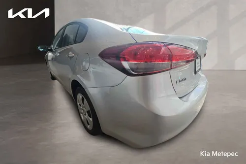 Kia Forte 2.0 L Mt
