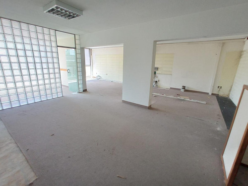 Imagen 2 de 9 de Apartamento -apartamento En Ciudad Vieja, Prox Plaza Zabala!!