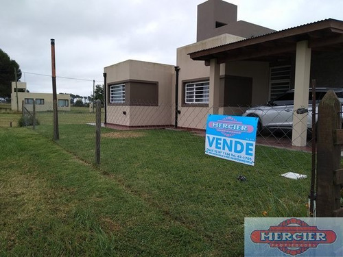 Excelente Propiedad En Barrio Residencial Las Lomas