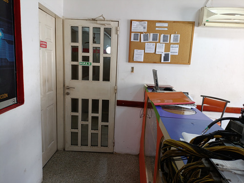Se Alquila Edificio Comercial De 660 M2 En Santa Eduvigis