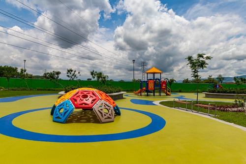 Imagen 28 de 30 de Casa A Estrenar Con Mesas De Ping Pong Y Juegos Infantiles