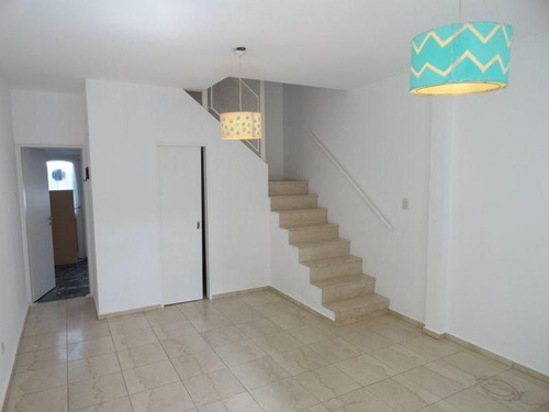 Venta Hermoso Triplex 4 Amb. - Ciudad Evita - Apto Prestamo
