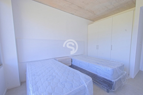 Apartamento En Alquiler - Punta Del Este- Ref: 3633