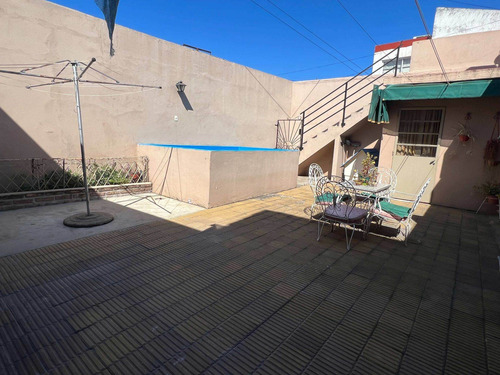 Imagen 8 de 26 de Casa Con Pileta En Venta En La Tablada