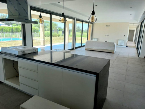 Imagen 9 de 26 de Casa - Canning (ezeiza)