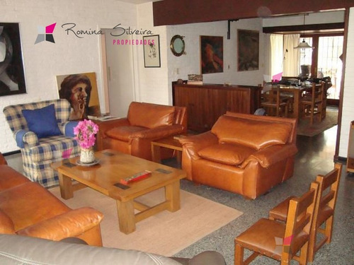 Casa En Mansa, 3 Dormitorios *- Ref: 7841