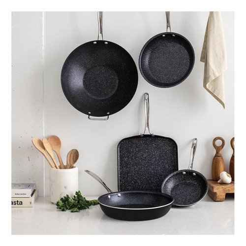 Sartén Nordic Ware 21171AMZM color negro
