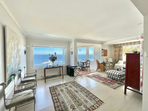 Gran Casa En Primera Línea Con Vista Impresionante, Zapallar