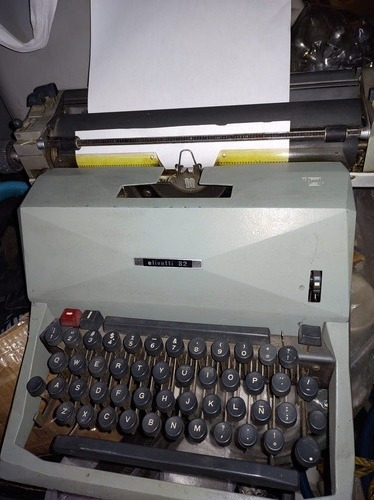 Máquina De Escribir Olivetti 82 Completa O Piezas 