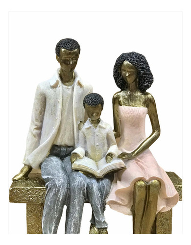 Estatueta Casal Negro Com Filho Sentados No Banco Resina21cm