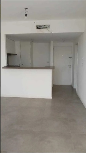 Imagen 2 de 10 de Departamento 2 Ambientes C/cochera- Ituzaingo Centro