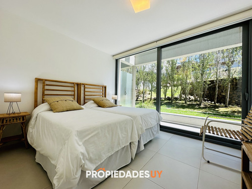 Venta Y Alquiler Temporario De Apartamento Moderno De Dos Dormitorios Con Parrillero En Punta Ballena