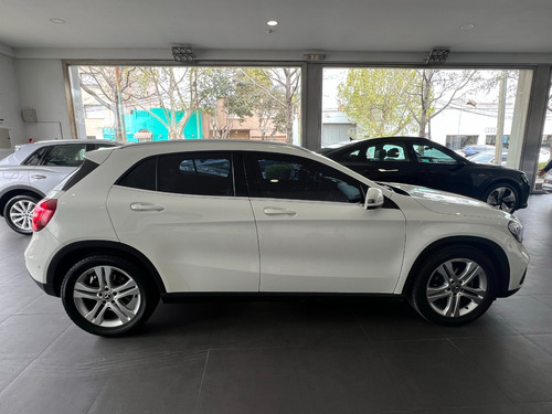 Mercedes-Benz Clase GLA 1.6 Gla200 Urban 156cv