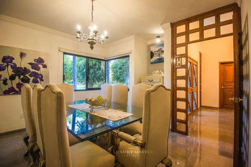 Casa En Venta En Valle Real Frente A Parque