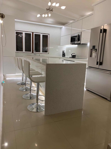 Casa En Venta Remodelada En Colinas De Carrizal