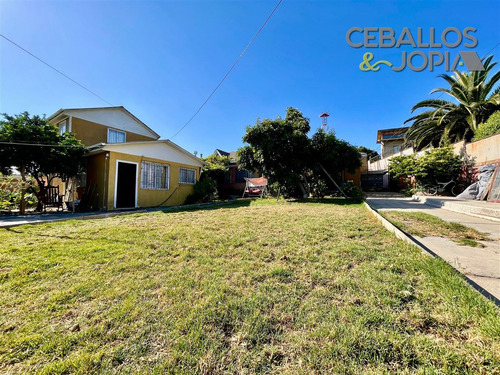 Casa En Venta De 6 Dorm. En Quilpué