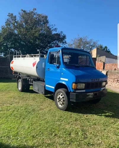 Camión Cisterna De Combustible 7000 Litros