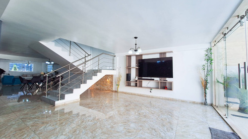 Venta Exclusiva Casa En Urbanización El Parral Valencia Cod Ac 24837