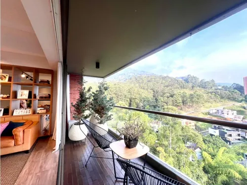Apartamento Amoblado En Arriendo En El Poblado Parte Alta