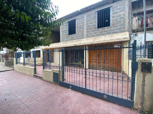 Venta Casa 2 Dormitorios Barrio Centro America